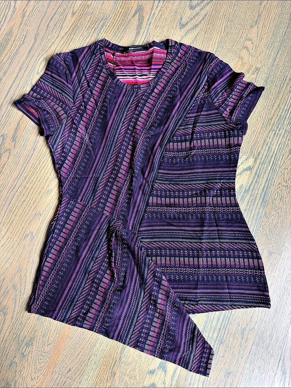 BCBGMAXAZRIA Geometric Short Sleeve Top in Purple & Pink